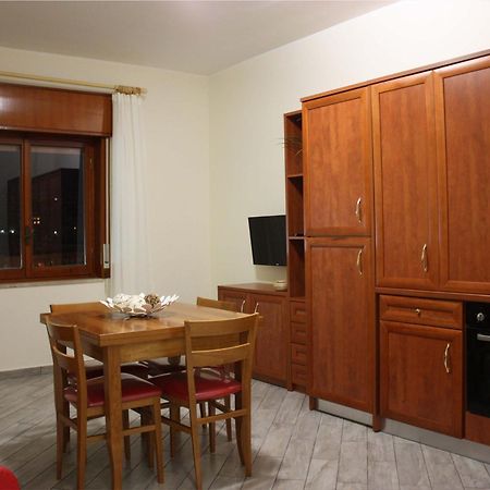 L'Essenzial Living Apartment Месина Стая снимка